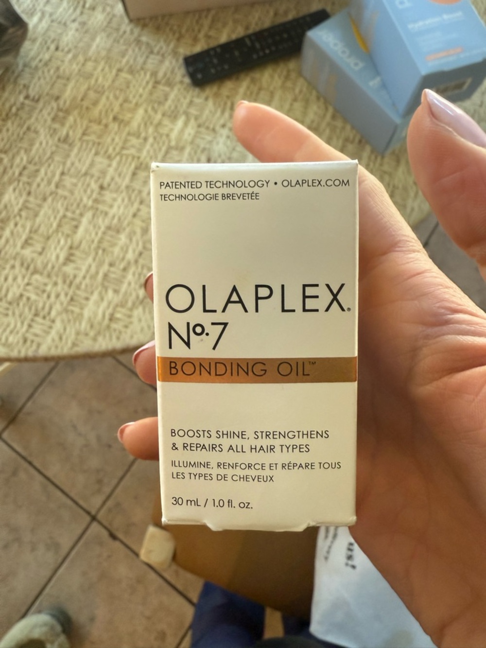 OLAPLEX No.7 Bonding Oil Box - White & Gold Accents